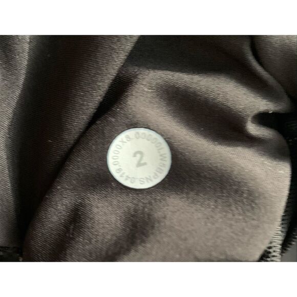 Lululemon On The Fly Black stretch COMFORT Pants 28" size 2 - Picture 6 of 6